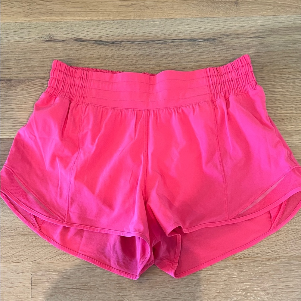 Lululemon Lipstick Pink High Rise Hotty hot Shorts 6 Never worn